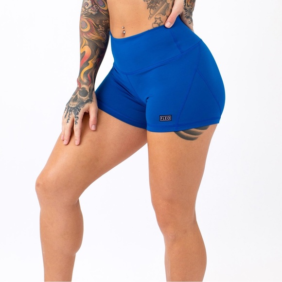 Fleo Pants - NWT FLEO Apex Contour Short 3" Mid Rise size Medium in Blue